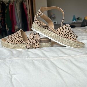 Size 10 Soda brand platform cheetah print sandals